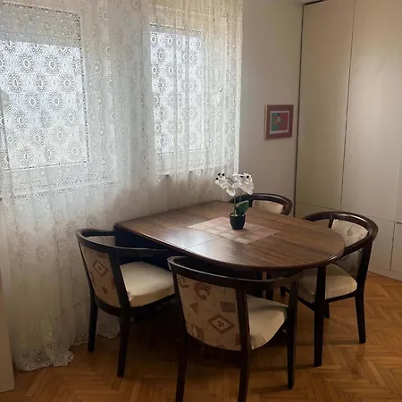 Daire Comfort Apartment-free Parking Üsküp